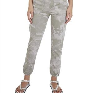 Paige women’s size 26 Mayslie camo jogger